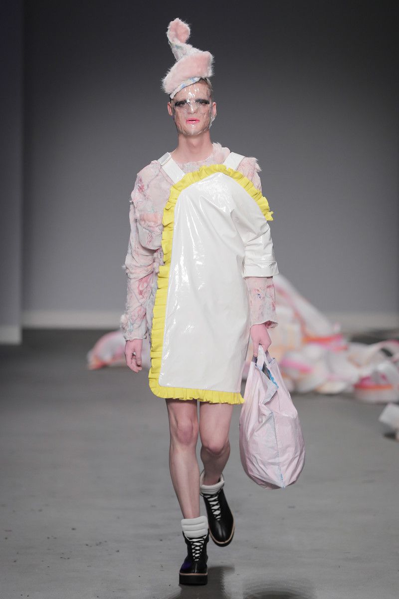 Ajbilou | Rosdorff showing at the Mercedes-Benz Amsterdam Fashion Week - pink and white dress