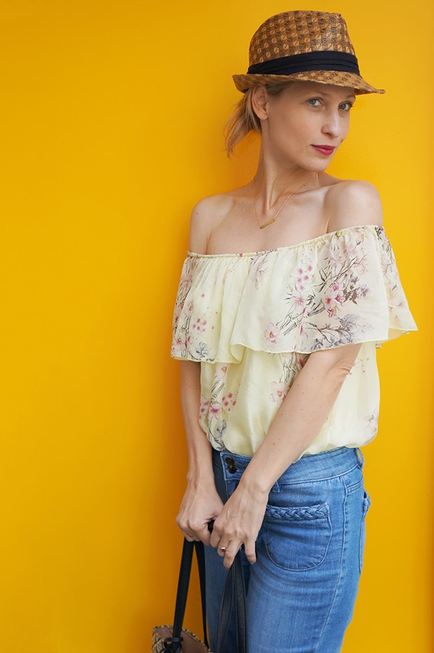 Blue John Baner retro jeans and yellow silk top