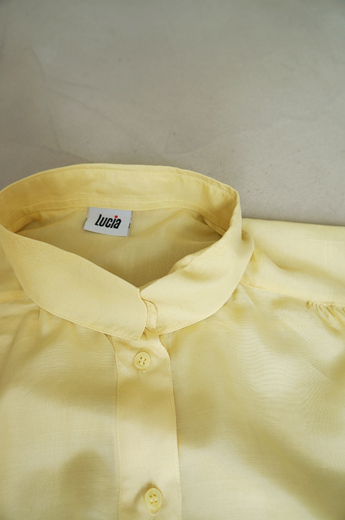 Yellow silk top "Lucia" borrowed from LENA the fashion library - detail