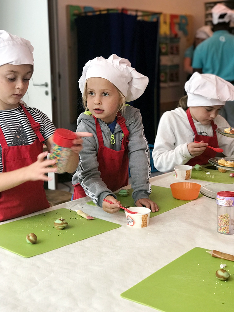 Maya is baking cupcakes